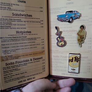 Vintage hard rock Cafe pin set
